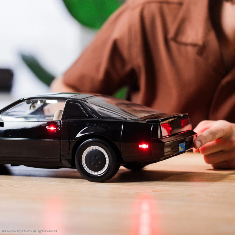 Takara Tomy - Knight Rider K2000 - Modello in metallo pressofuso K.I.T.T o in scala 1/10