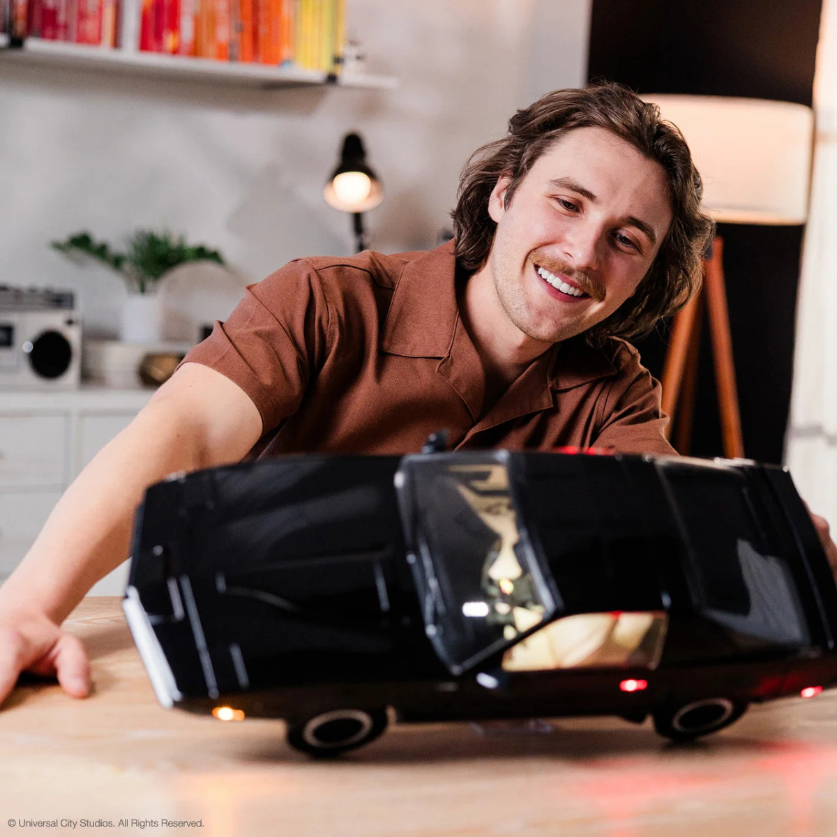 Takara Tomy - Knight Rider K2000 - Modello in metallo pressofuso K.I.T.T o in scala 1/10