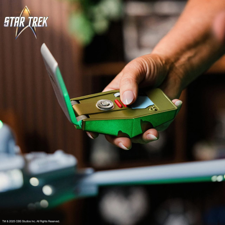 Takara Tomy - Star Trek - Replica dell'incrociatore da battaglia Klingon D7 in scala 1/350