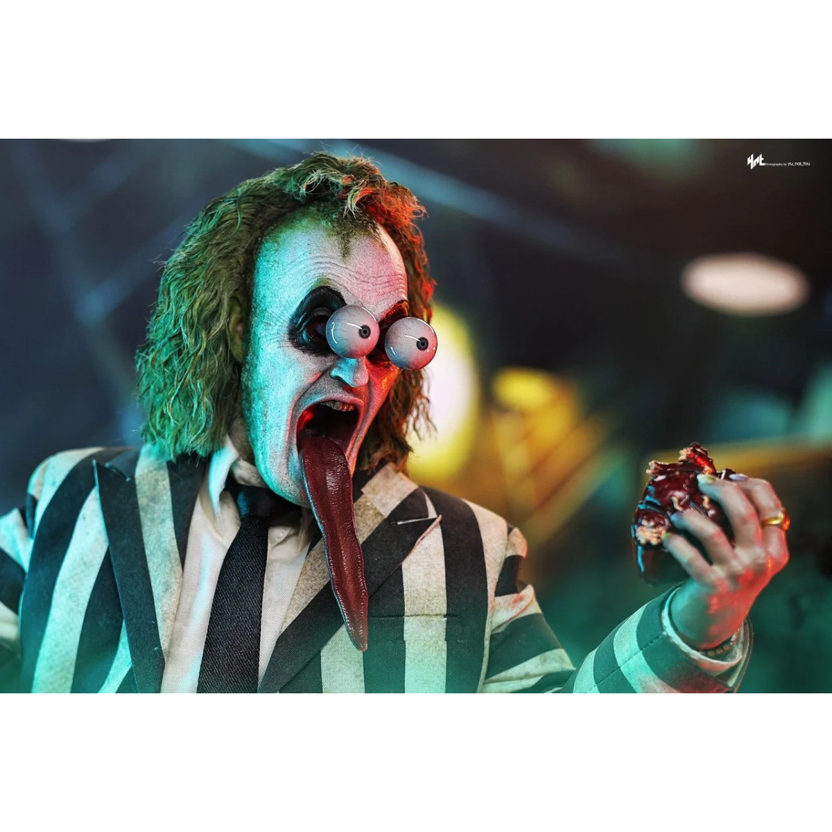 Hot Toys - Beetlejuice MMS 1/6 - Beetlejuice Beetlejuice Figurina