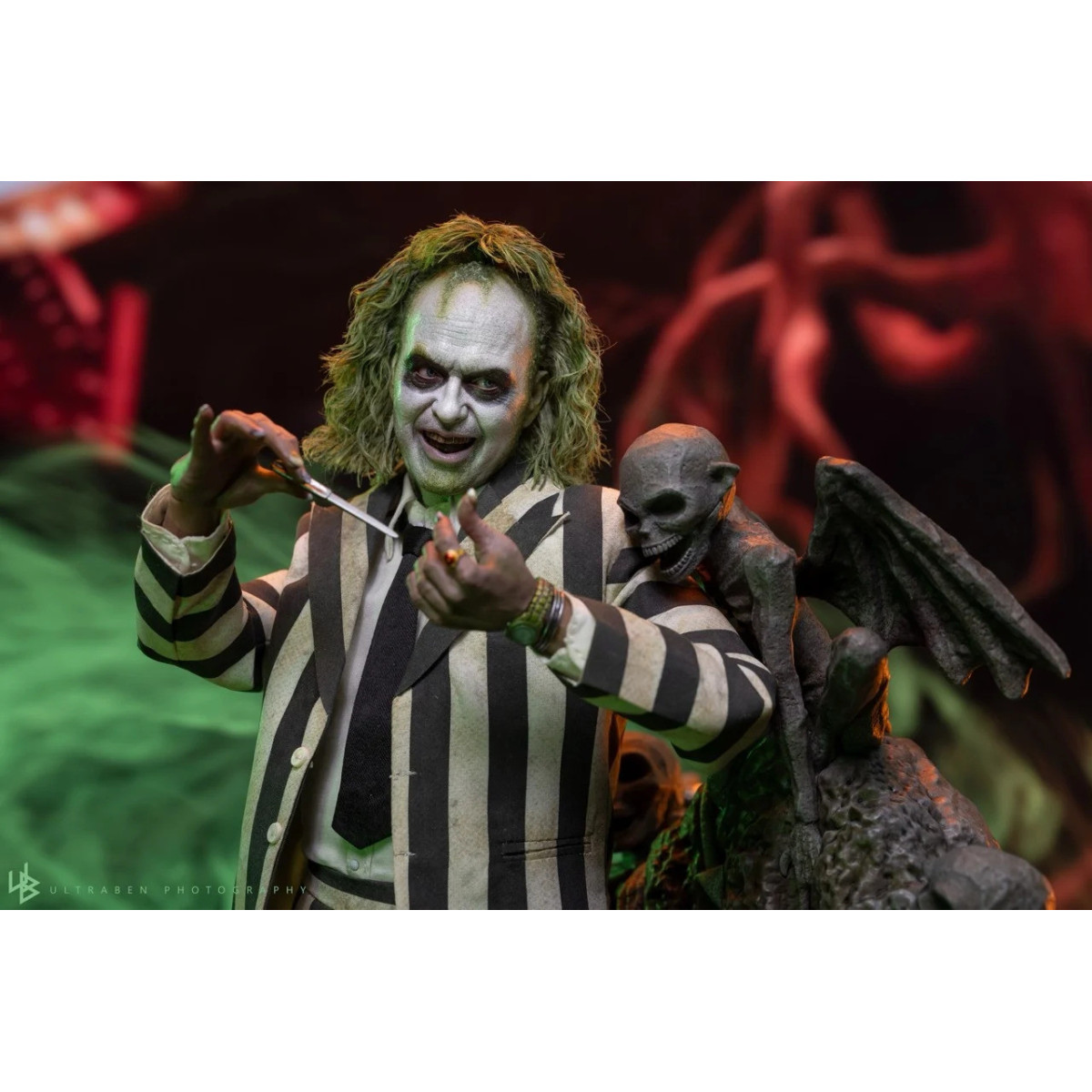 Hot Toys - Beetlejuice MMS 1/6 - Beetlejuice Beetlejuice Figurina