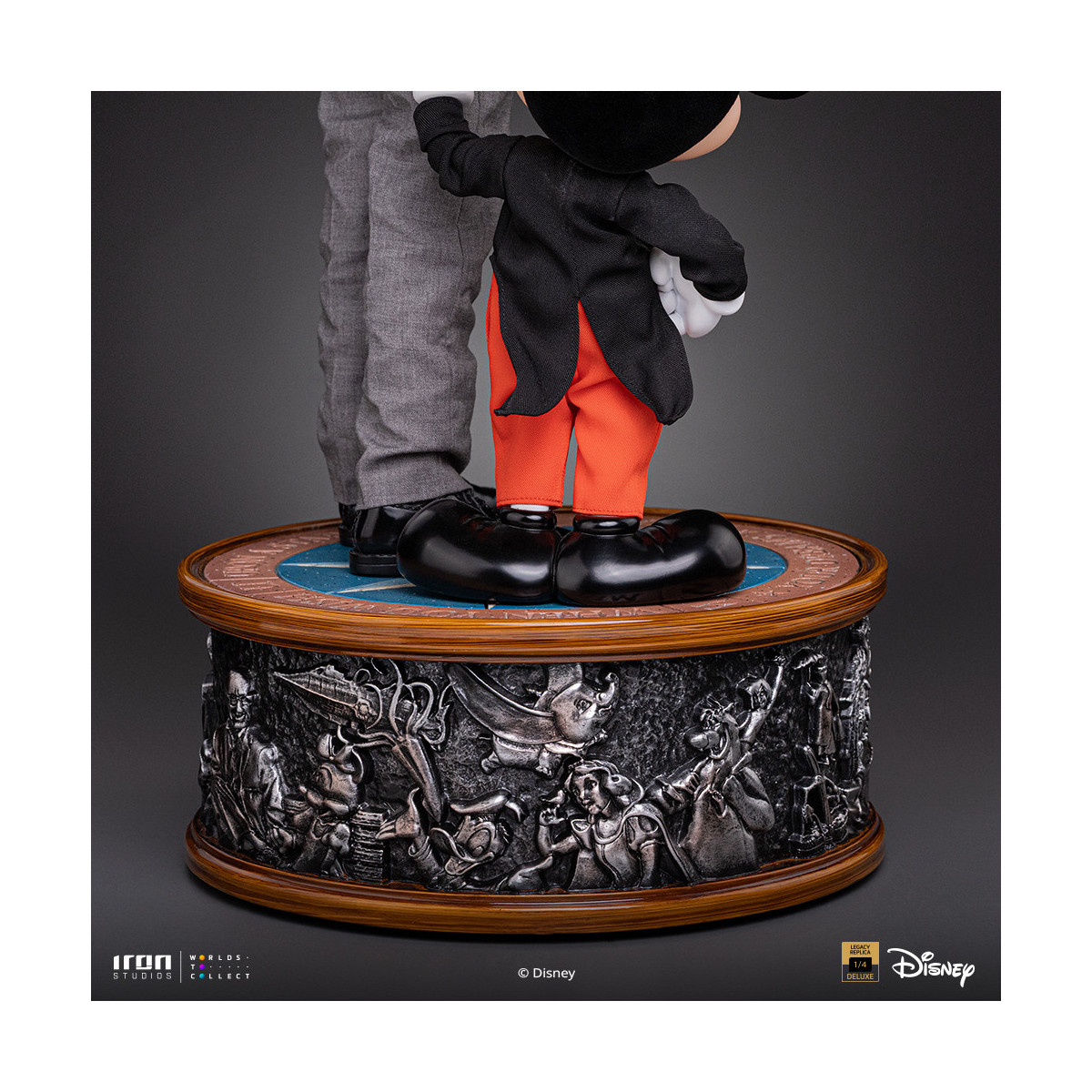 Iron Studios Disney Classics - Walt Disney & Topolino Mouse Legacy Replica 1/4