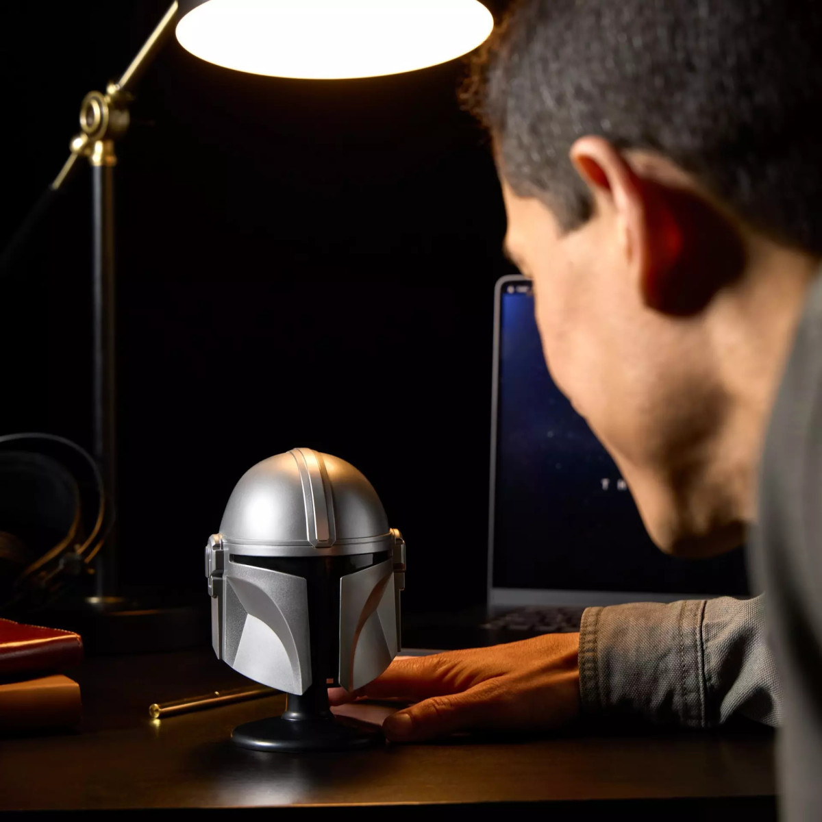 Hasbro Star Wars The Black Series: mini casco di *The Mandalorian*