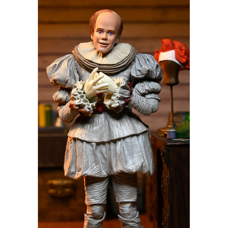 Neca IT - CA - Welcome To Derry: statuetta "Ultimate" di Bob Gray nei panni di Pennywise