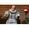 Neca IT - CA - Welcome To Derry: statuetta "Ultimate" di Bob Gray nei panni di Pennywise