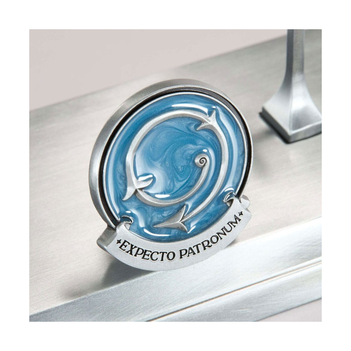 Noble Collection: Bacchetta celebrativa di Harry Potter - Amuleto del Patronus 1/1