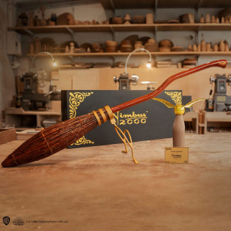 Cinereplicas Harry Potter - Replica in scala 1:1 della scopa magica Nimbus 2000 Junior