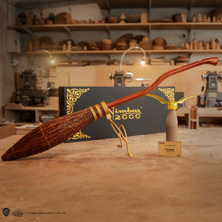 Cinereplicas Harry Potter - Replica in scala 1:1 della scopa magica Nimbus 2000 Junior