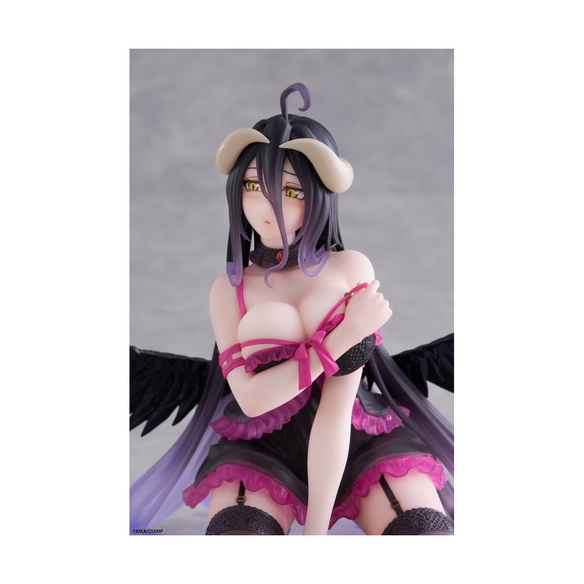 Taito - Figurina da scrivania di Albedo (versione in vestaglia) - Overlord