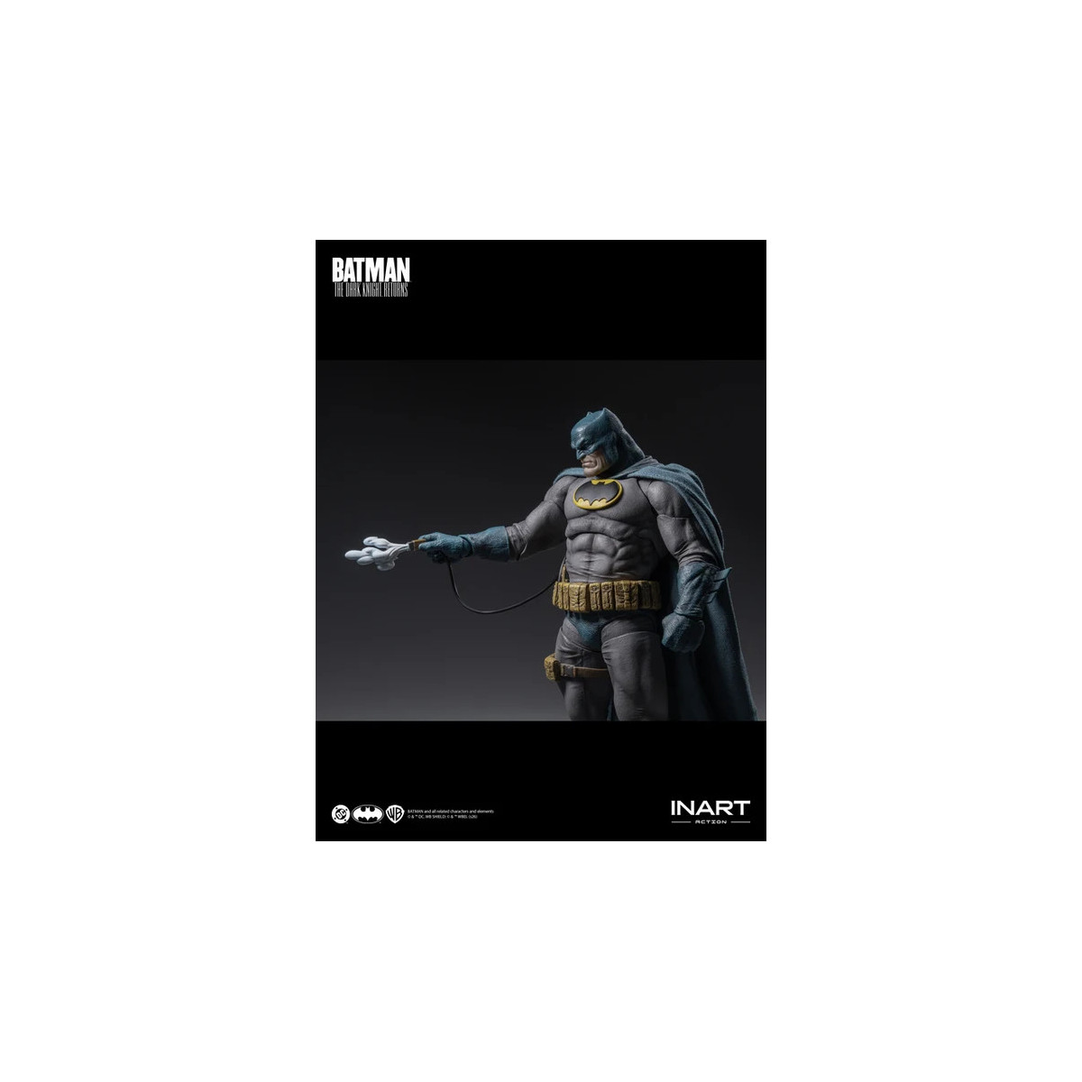 INART - Batman: Il ritorno del Cavaliere Oscuro - Batman (tuta blu) - Figura in scala 1/12