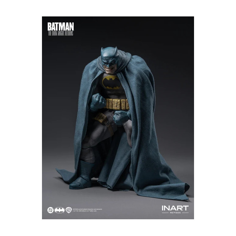 INART - Batman: Il ritorno del Cavaliere Oscuro - Batman (tuta blu) - Figura in scala 1/12