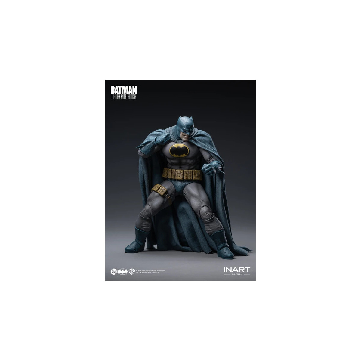 INART - Batman: Il ritorno del Cavaliere Oscuro - Batman (tuta blu) - Figura in scala 1/12