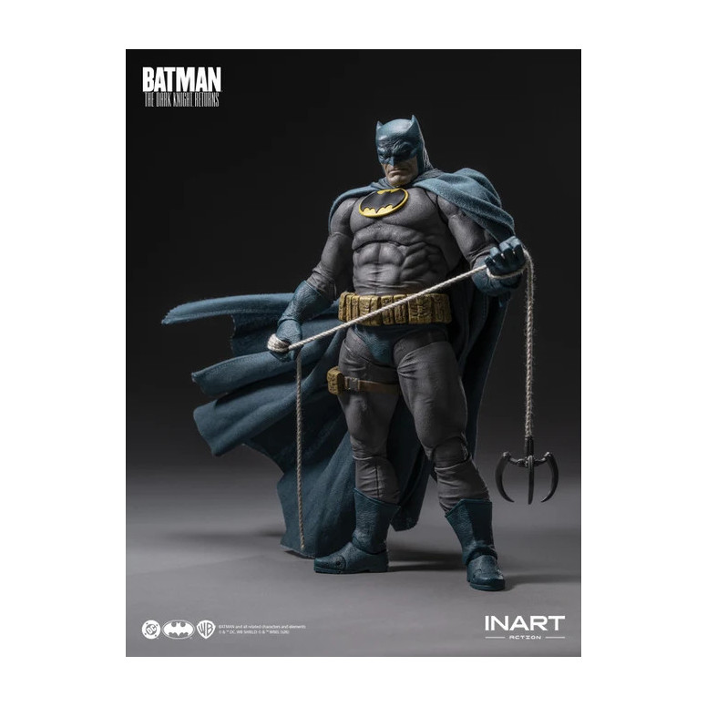 INART - Batman: Il ritorno del Cavaliere Oscuro - Batman (tuta blu) - Figura in scala 1/12