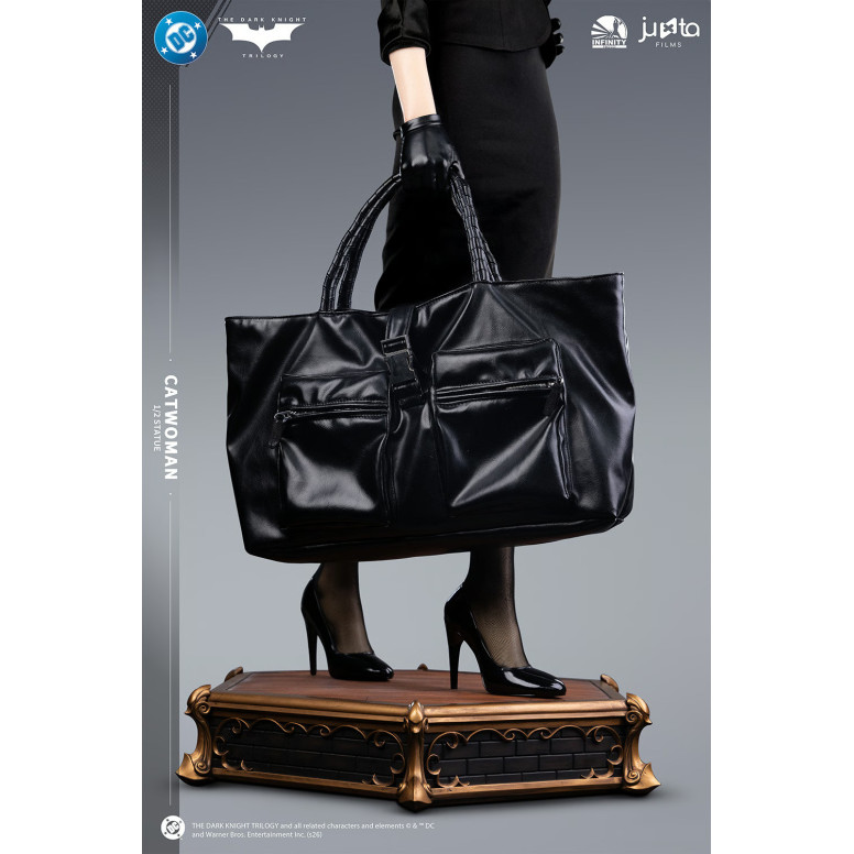 Infinity Studio - Statua di Catwoman in scala 1:2 - Il cavaliere oscuro - Il ritorno