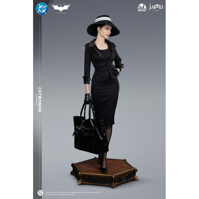 Infinity Studio - Statua di Catwoman in scala 1:2 - Il cavaliere oscuro - Il ritorno