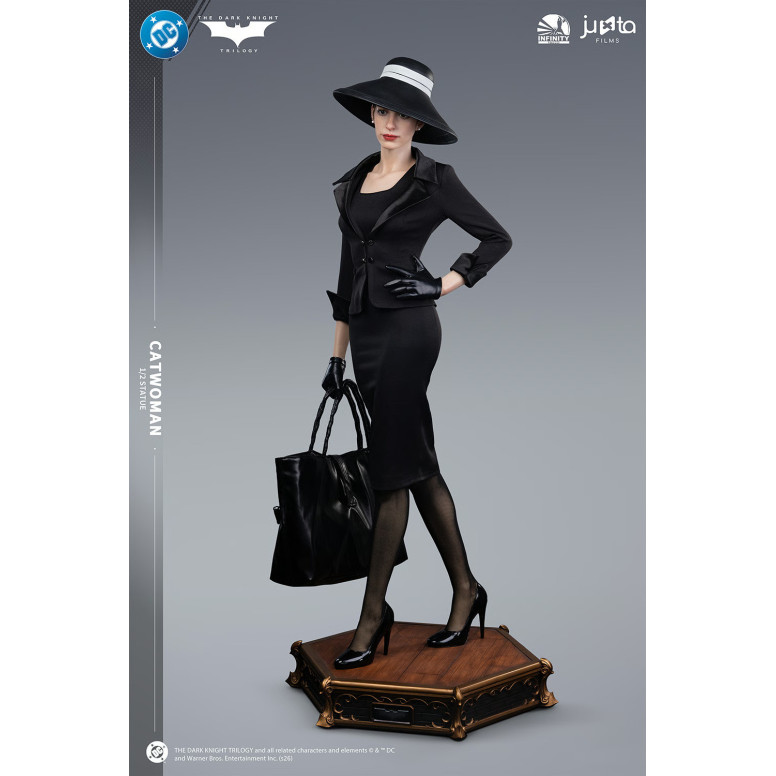 Infinity Studio - Statua di Catwoman in scala 1:2 - Il cavaliere oscuro - Il ritorno