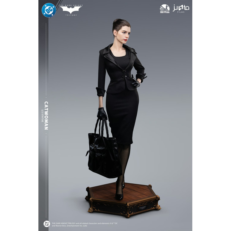 Infinity Studio - Statua di Catwoman in scala 1:2 - Il cavaliere oscuro - Il ritorno