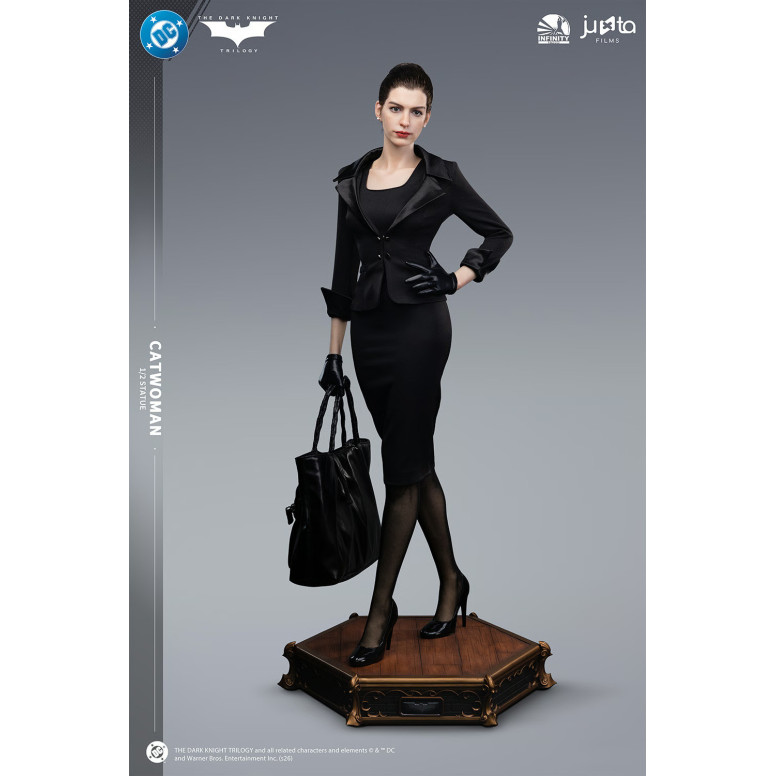 Infinity Studio - Statua di Catwoman in scala 1:2 - Il cavaliere oscuro - Il ritorno