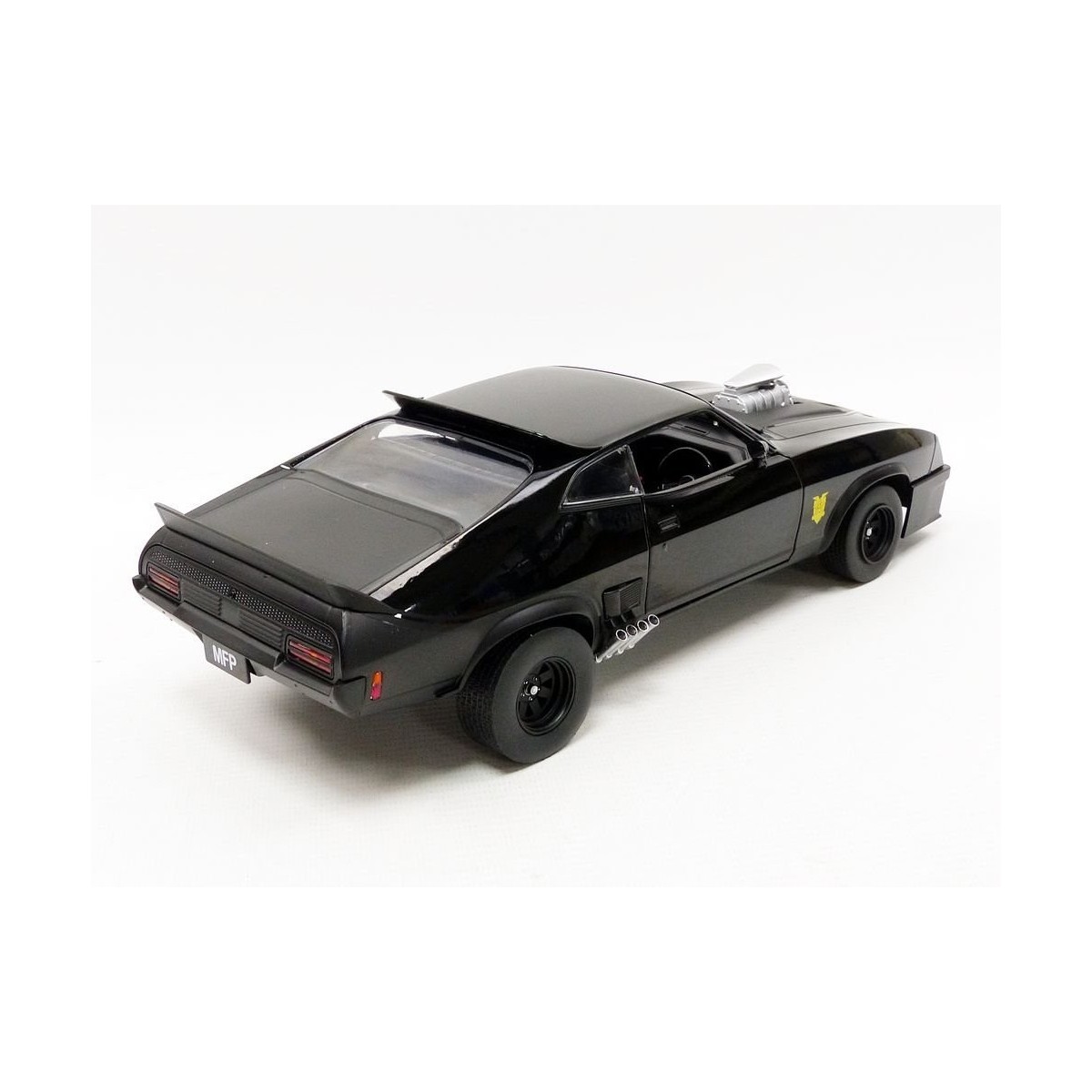 HotWheels Batman the dark Knight Batmobile 1/18