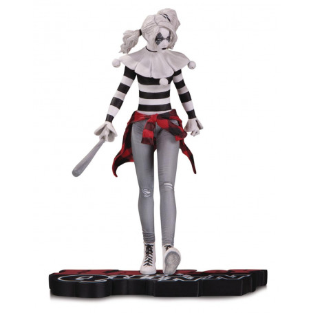 DC Direct Statue Batman Black and white by Risso