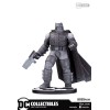 DC Direct Armored Batman in bianco e nero di Frank Miller
