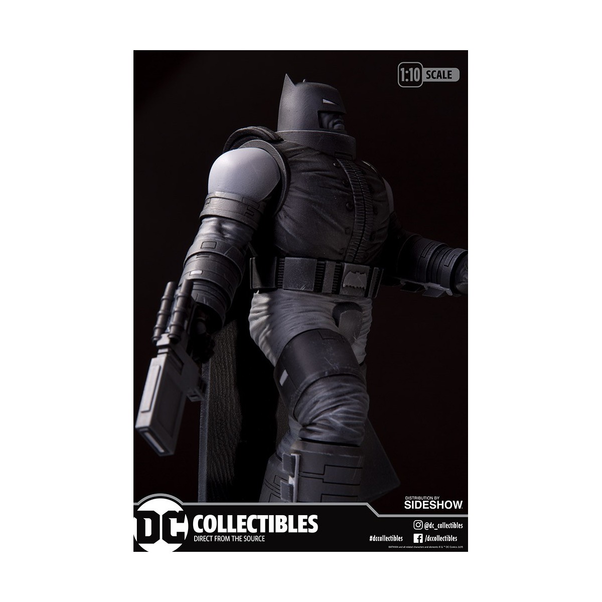 DC Direct Armored Batman in bianco e nero di Frank Miller