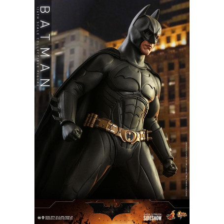 Hot Toys Batman Begins - Batman Exclusive Movie Masterpiece 1/6