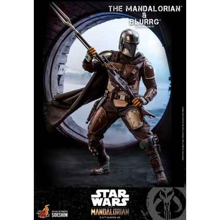 Hot Toys Star Wars - Il Mandaloriano e Blurrg