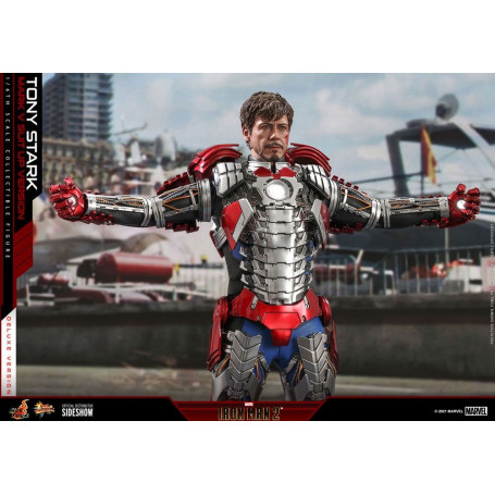 Hot Toys Iron Man 2 - Mark V Suit Up Deluxe Version 1/6
