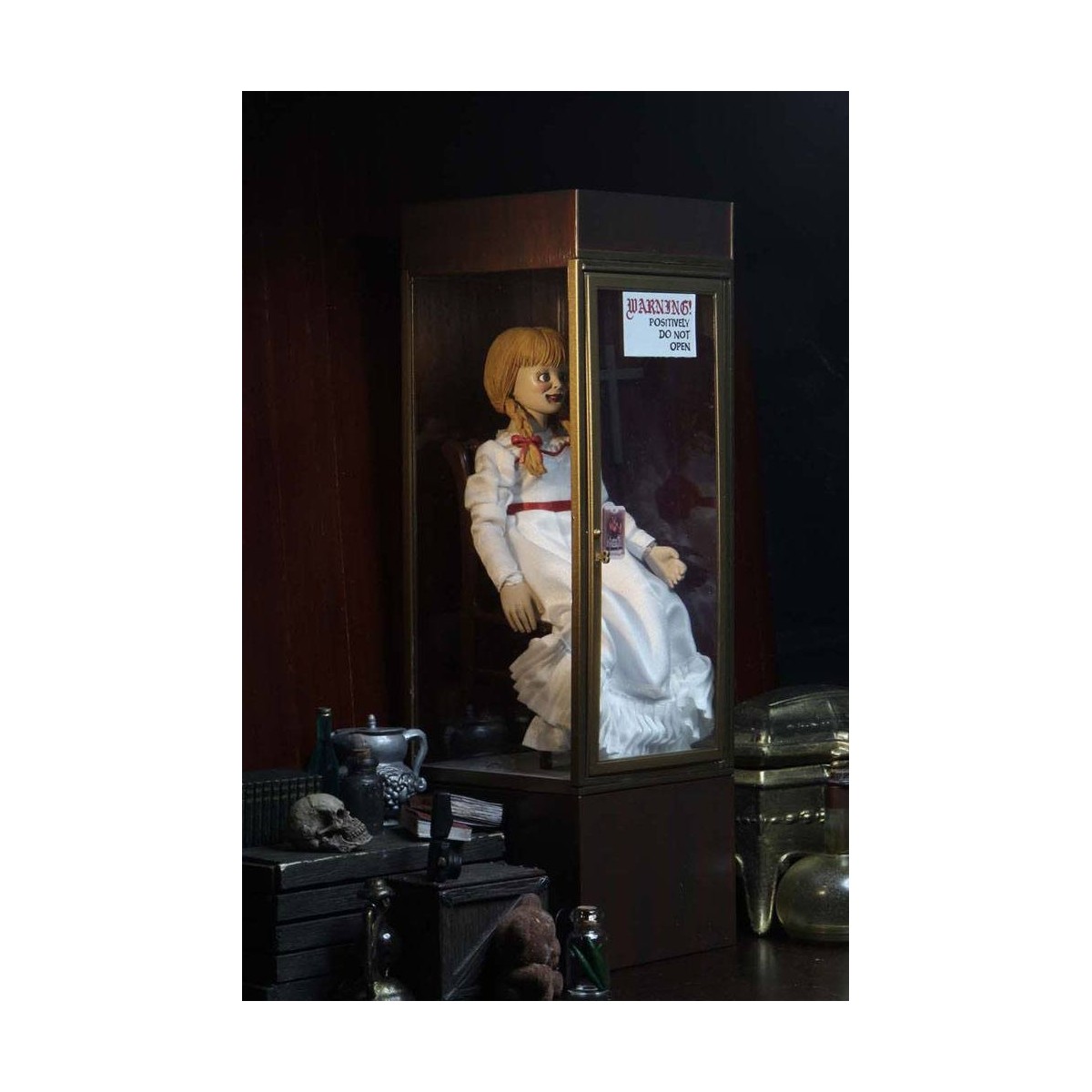 Neca - The Conjuring Universe - Annabelle in tessuto retrò