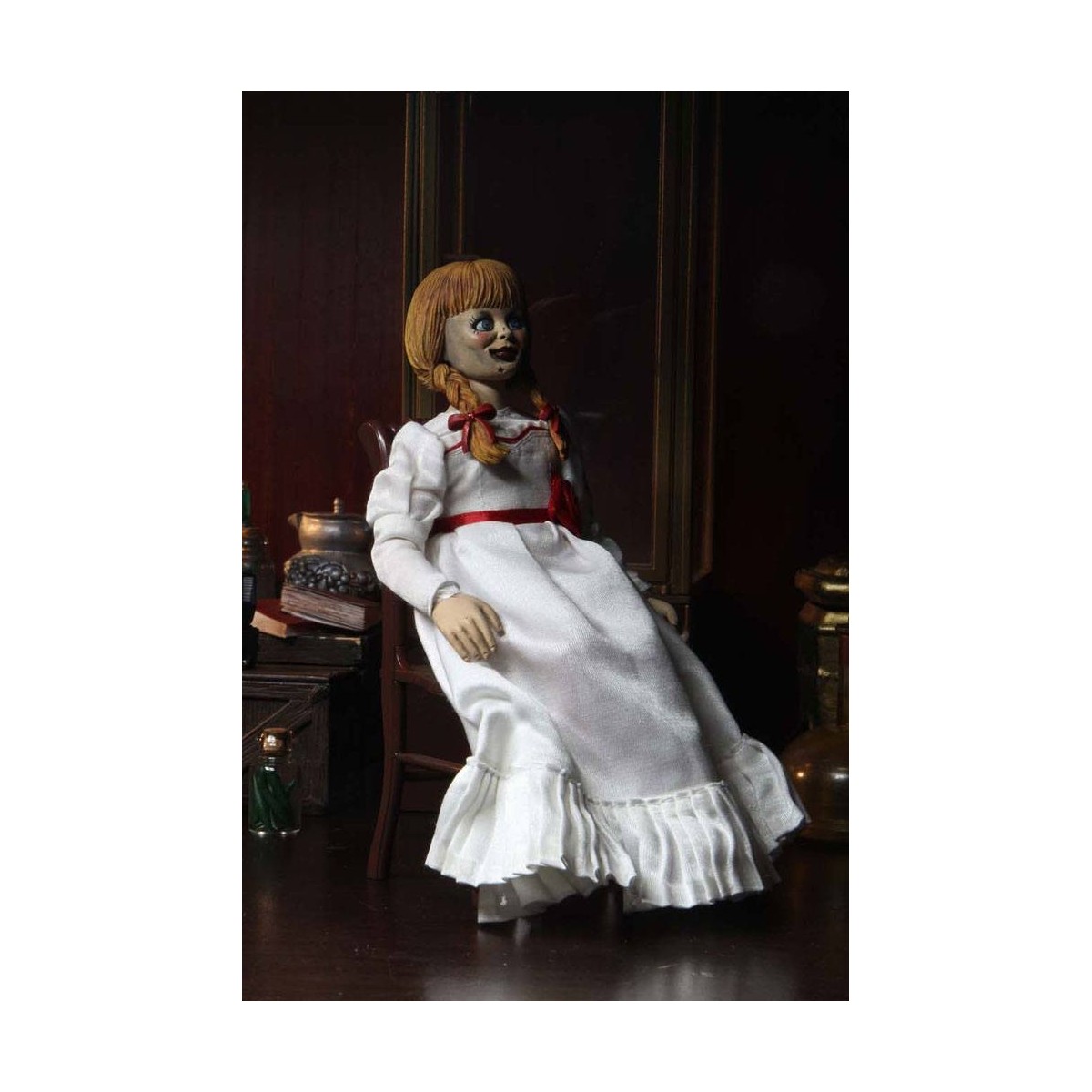 Neca - The Conjuring Universe - Annabelle in tessuto retrò