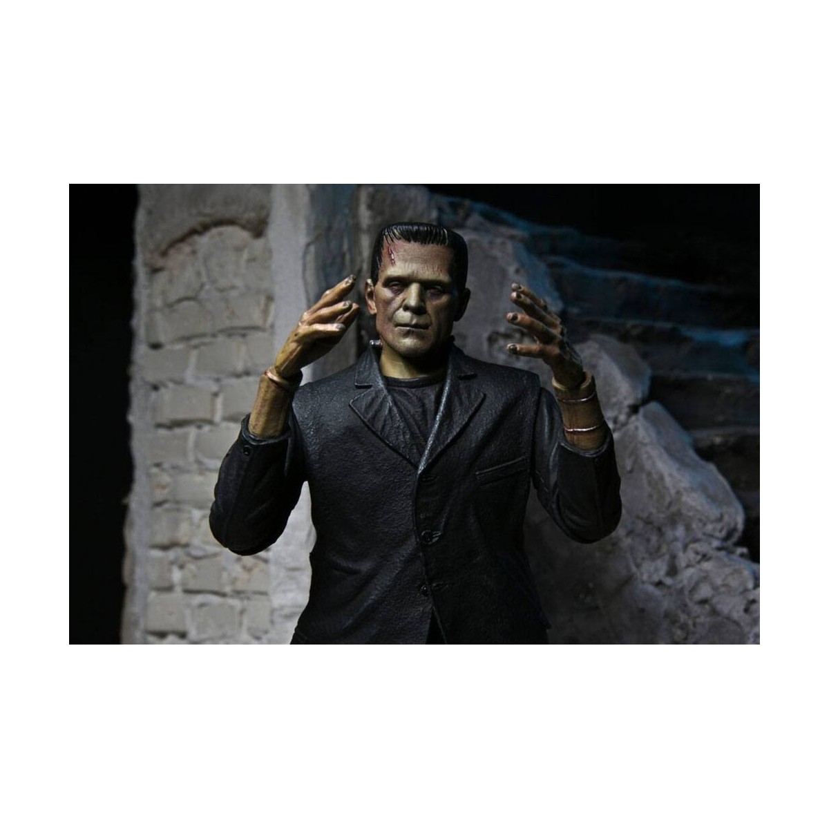 NECA - Ultimate Frankenstein's Monster versione a colori - Mostri universali