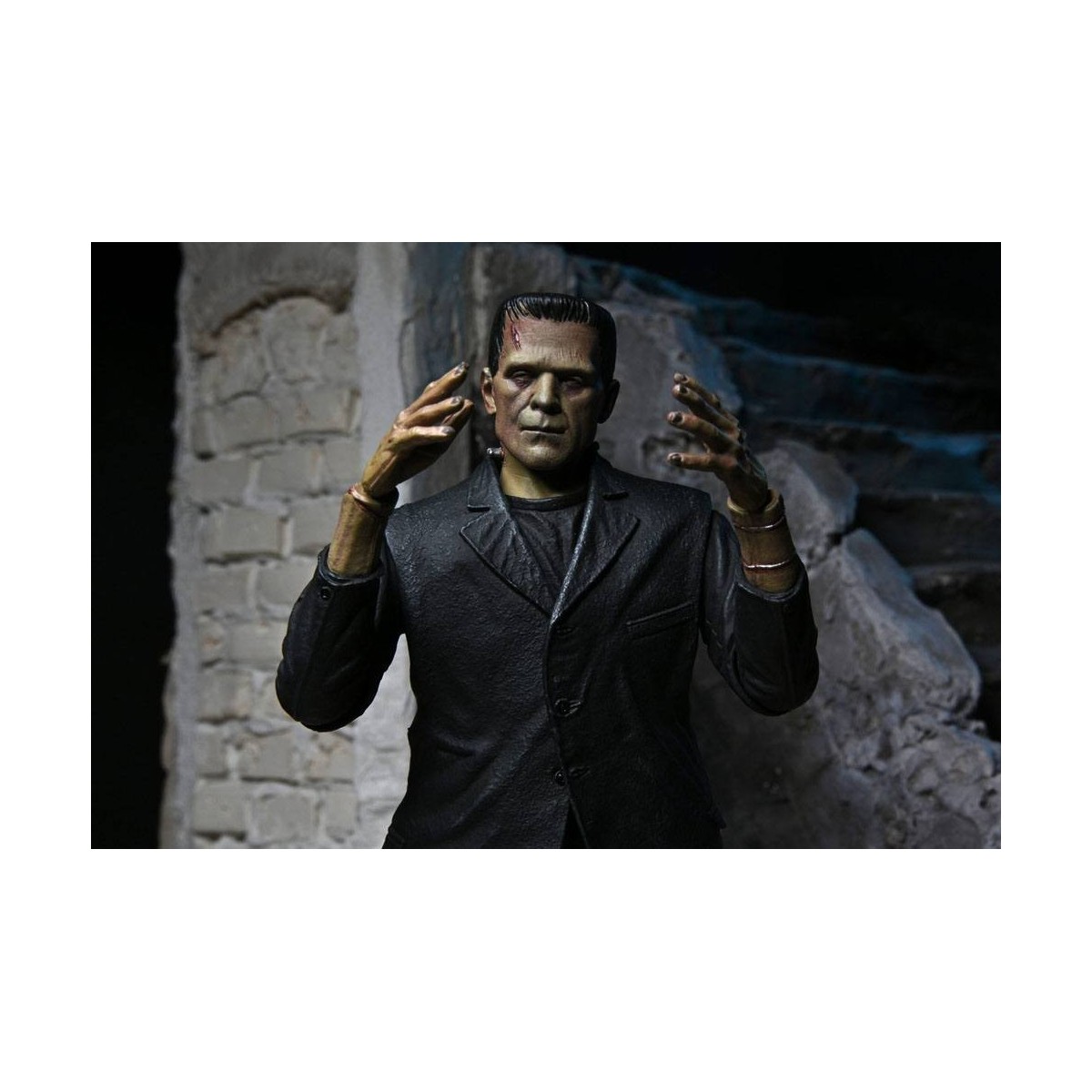 NECA - Ultimate Frankenstein's Monster versione a colori - Mostri universali