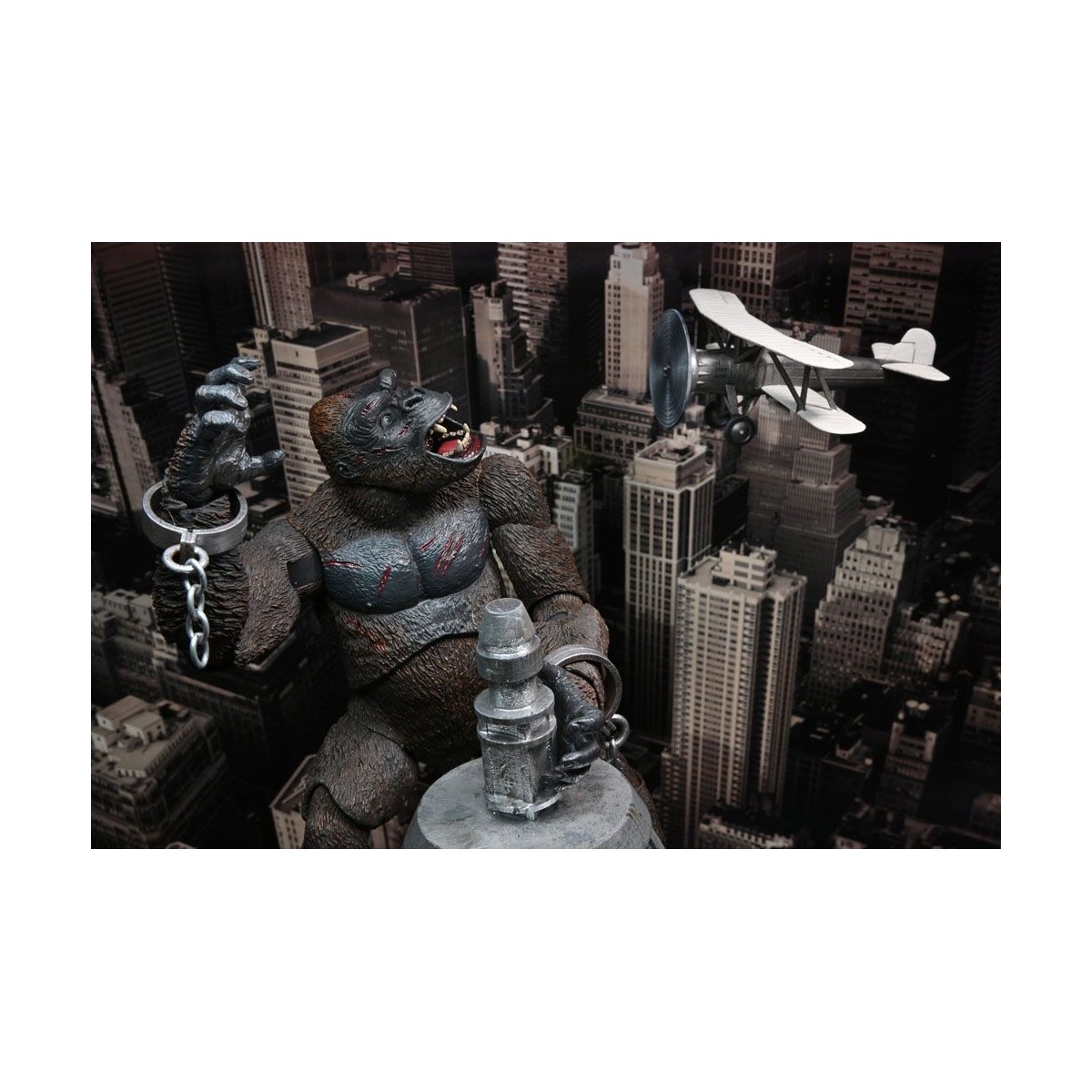 Neca - Ultimate KING KONG Concrete Jungle 1/12 Figure