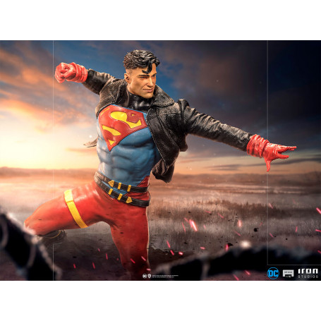 Iron Studios - Superboy Deluxe DC Comics Series 7 - Scala artistica 1/10