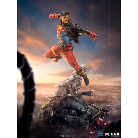 Iron Studios - Superboy Deluxe DC Comics Series 7 - Scala artistica 1/10