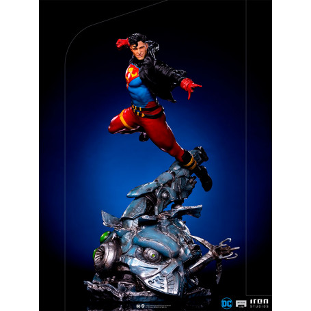 Iron Studios - Superboy Deluxe DC Comics Series 7 - Scala artistica 1/10