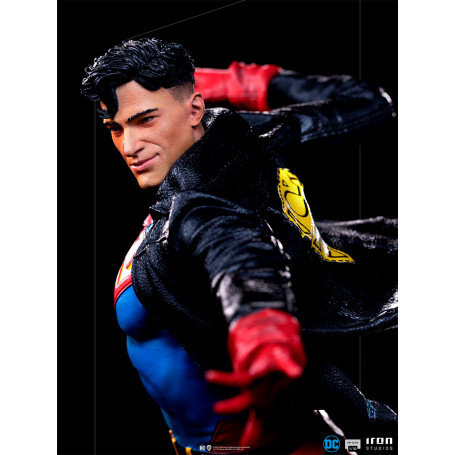 Iron Studios - Superboy Deluxe DC Comics Series 7 - Scala artistica 1/10