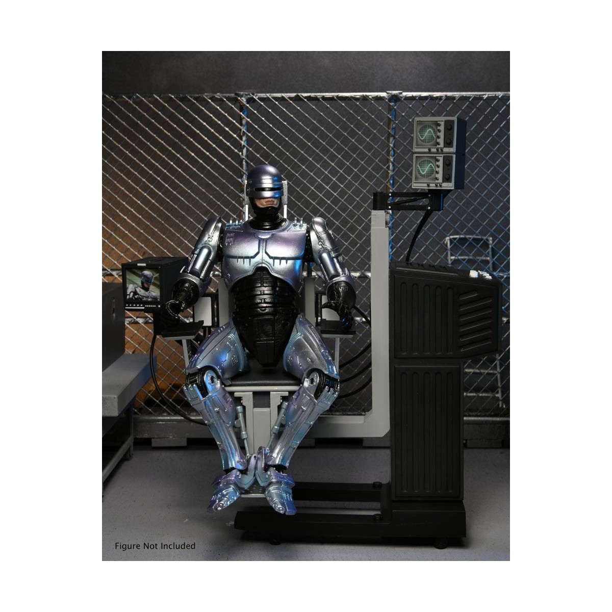 Neca - RoboCop - Ultimate Battle Damaged RoboCop con sedia