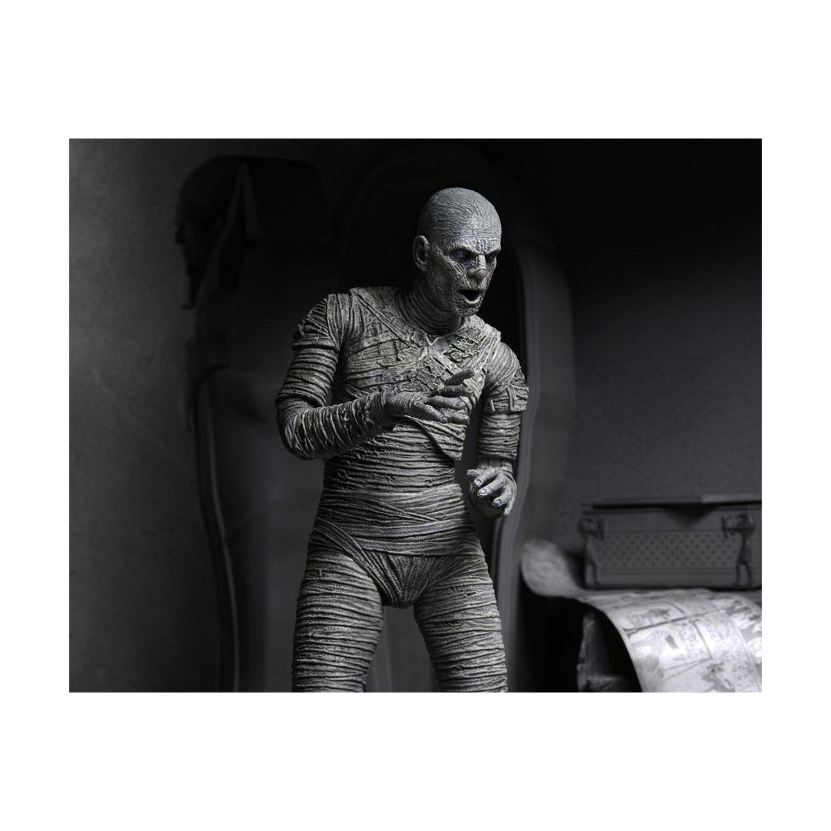 NECA - Ultimate The Mummy versione in bianco e nero - Mostri universali