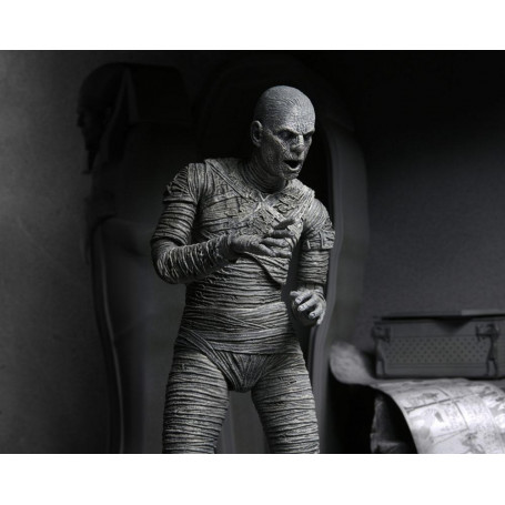 NECA - Ultimate The Mummy versione in bianco e nero - Mostri universali