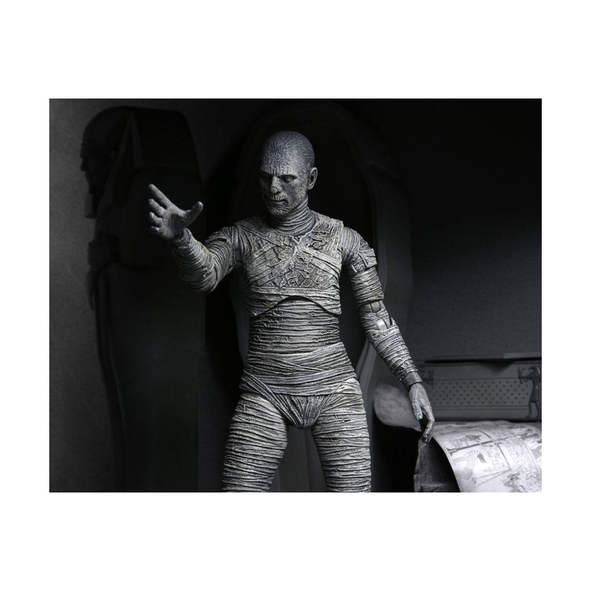 NECA - Ultimate The Mummy versione in bianco e nero - Mostri universali