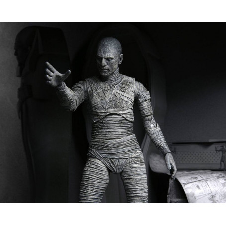 NECA - Ultimate The Mummy versione in bianco e nero - Mostri universali