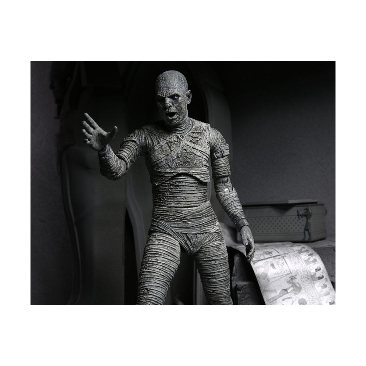 NECA - Ultimate The Mummy versione in bianco e nero - Mostri universali