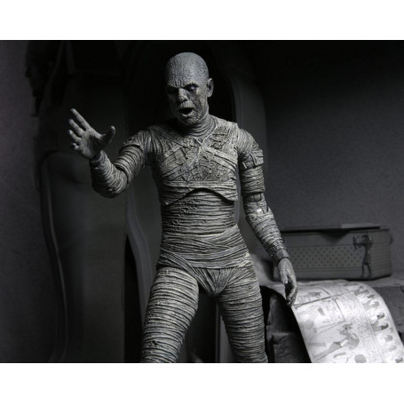 NECA - Ultimate The Mummy versione in bianco e nero - Mostri universali