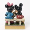Enesco Disney Traditions - Mickey & Minnie che sfogliano un libro