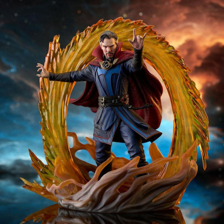 Diamond Marvel Gallery Figure - Doctor Strange nel multiverso della follia