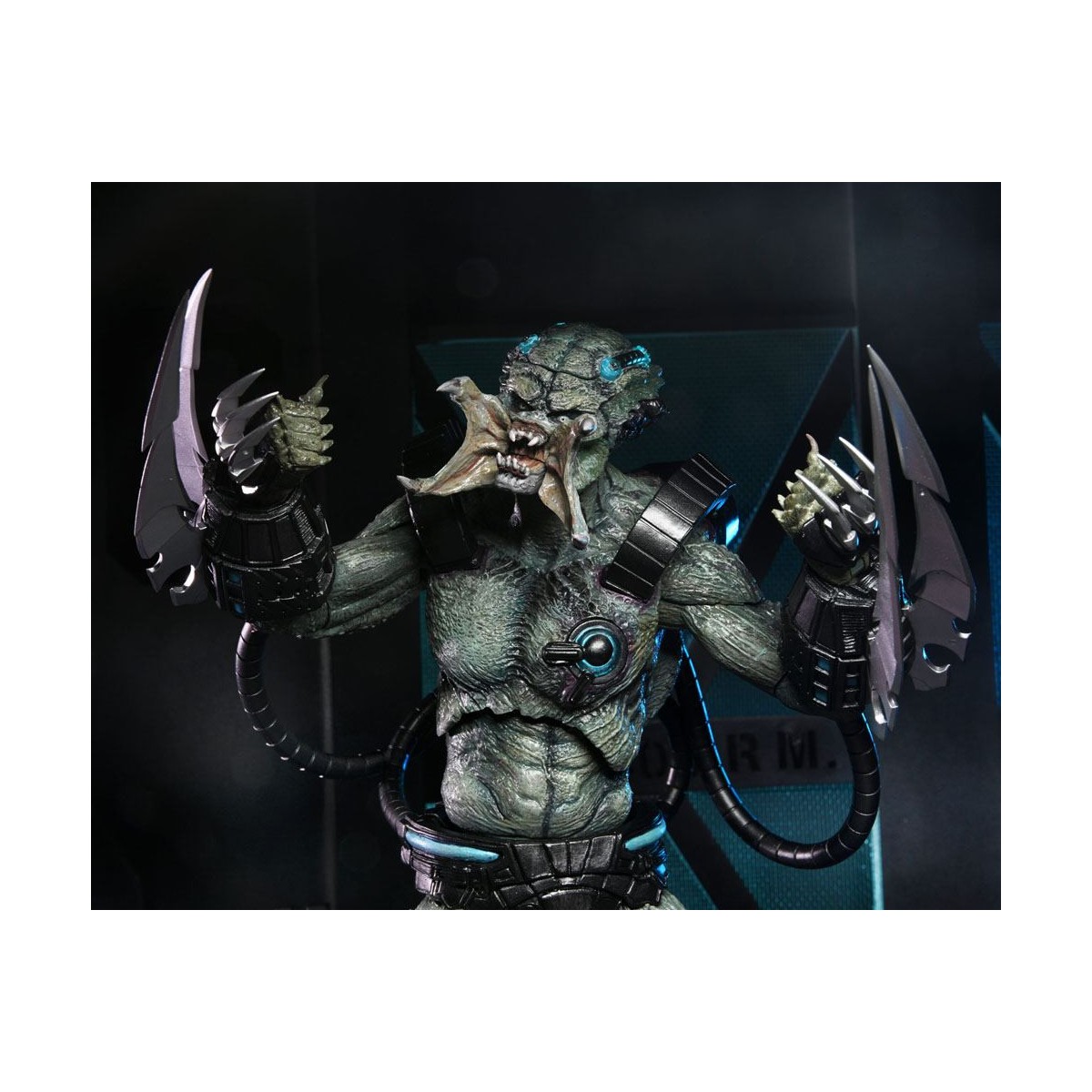 Neca - Ultimate Deluxe Stone Heart - Predator Concrete Jungle