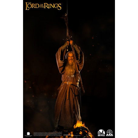 Infinity Studio X Penguin Toys - Gandalf il Grigio Ultimate Edition Half Size Statue Master Forge Series- 1/2