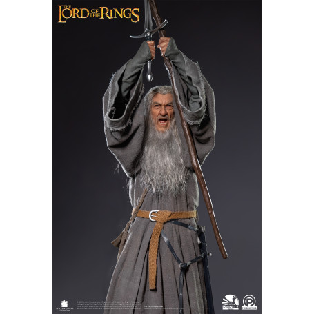 Infinity Studio X Penguin Toys - Gandalf il Grigio Ultimate Edition Half Size Statue Master Forge Series- 1/2
